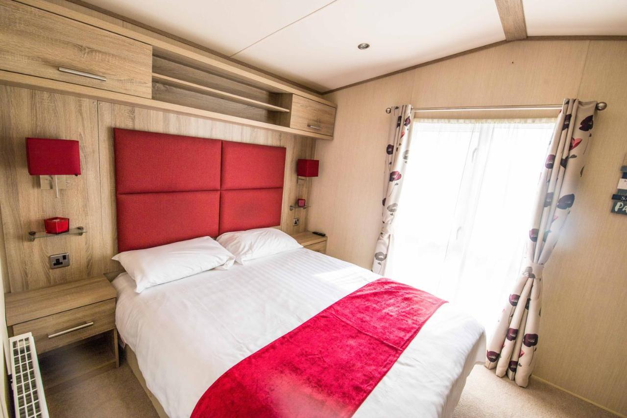 River Lodge Platinum Plus Holiday Home With River Views, Free Wifi & Netflix Camber المظهر الخارجي الصورة